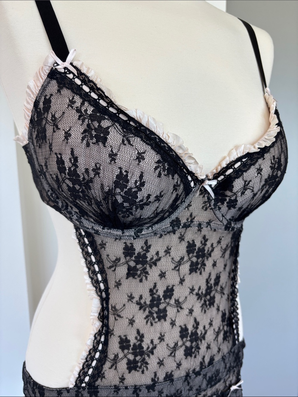 Victoria’s Secret French Maid lingerie - Picture 5 of 11